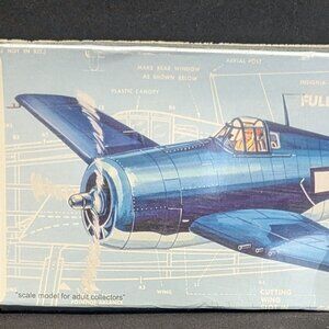 NEW Guillow's Grumman F6F Hellcat U.S Navy WW2 Carrier Fighter Flying Model Kit